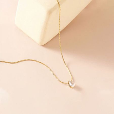 Luxe Teardrop Solitaire Necklace