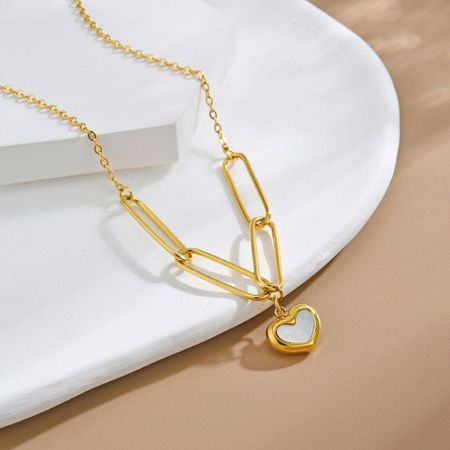 White Muse Heart Link Necklace?